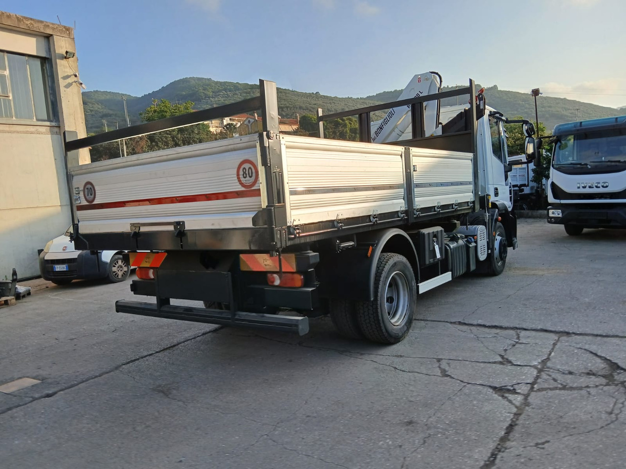 IVECO EUROCARGO 120E28P - Autokran: das Bild 5 IVECO EUROCARGO 120E28P - Autokran: das Bild 5