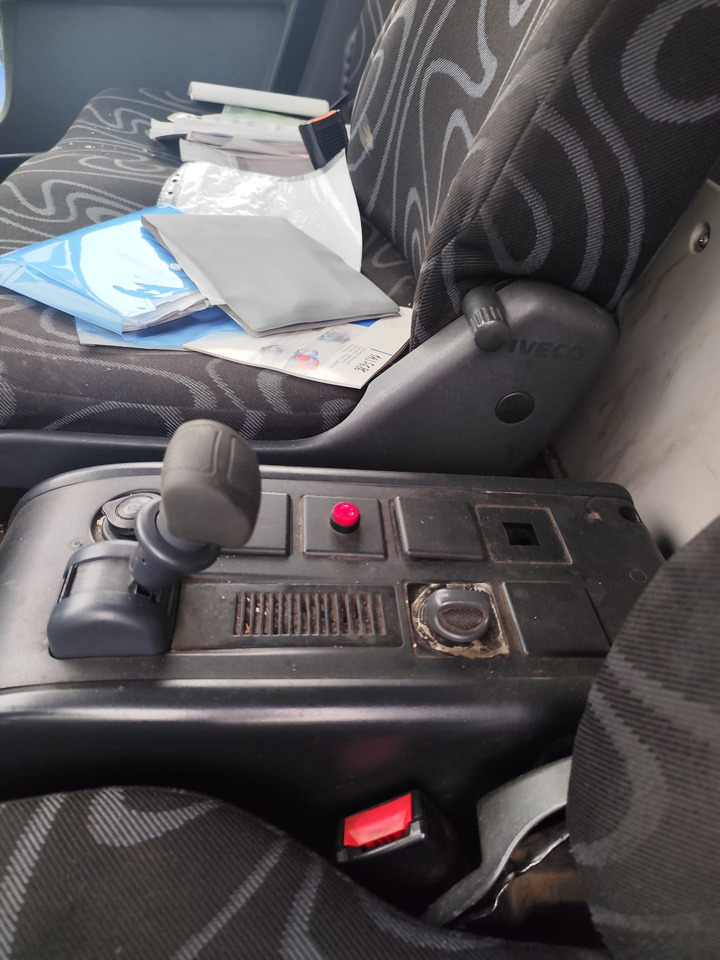 Fahrgestell LKW IVECO EUROCARGO 140E25: das Bild 8