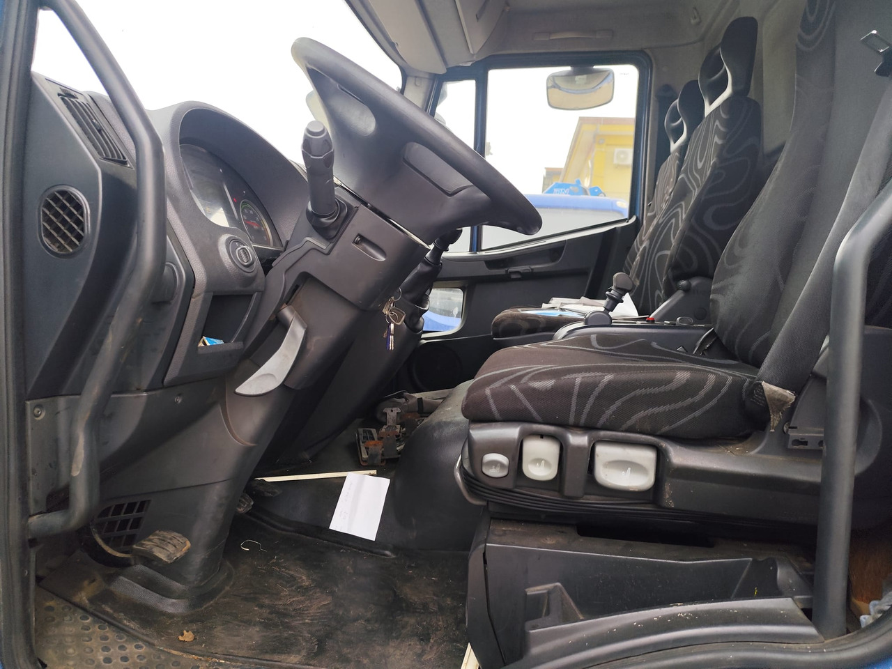 Fahrgestell LKW IVECO EUROCARGO 140E25: das Bild 10