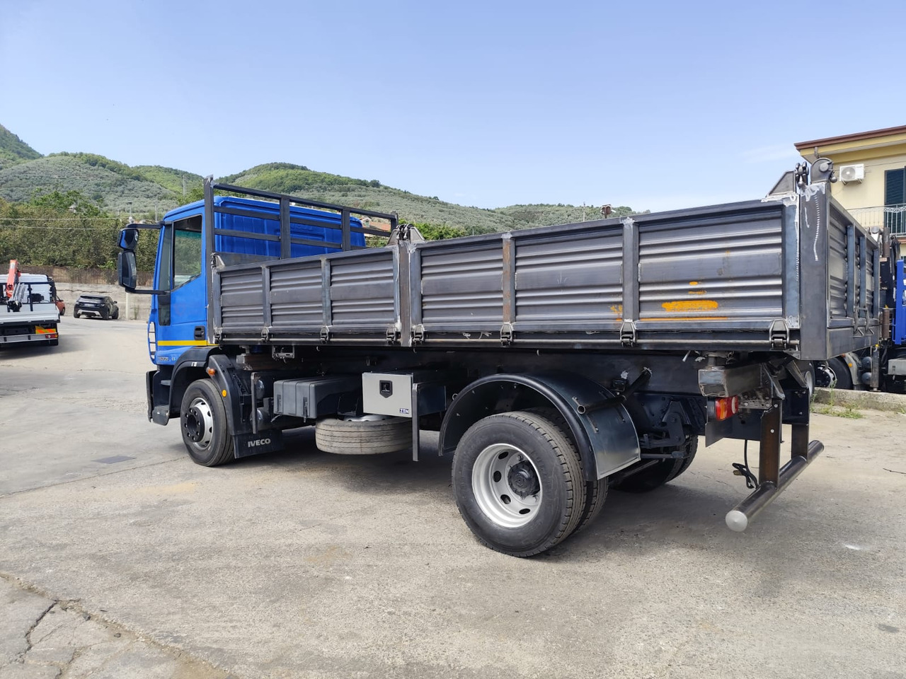 IVECO EUROCARGO 150E25 - Kipper: das Bild 3 IVECO EUROCARGO 150E25 - Kipper: das Bild 3