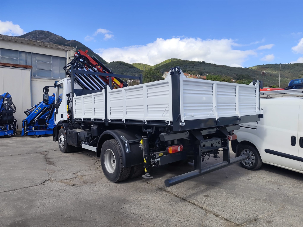Autokran, Kipper IVECO EUROCARGO 160-250: das Bild 48