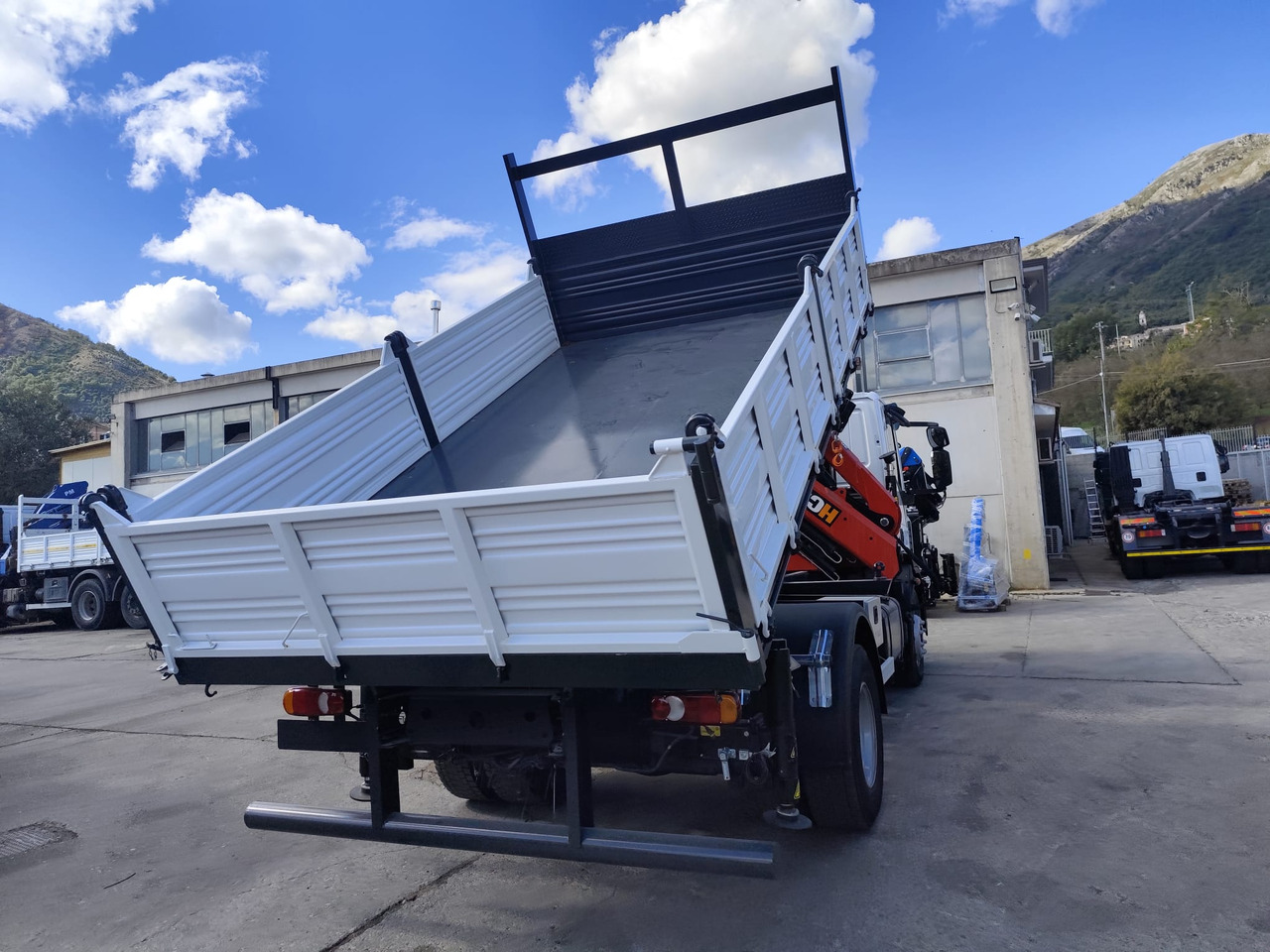 Autokran, Kipper IVECO EUROCARGO 160-250: das Bild 17