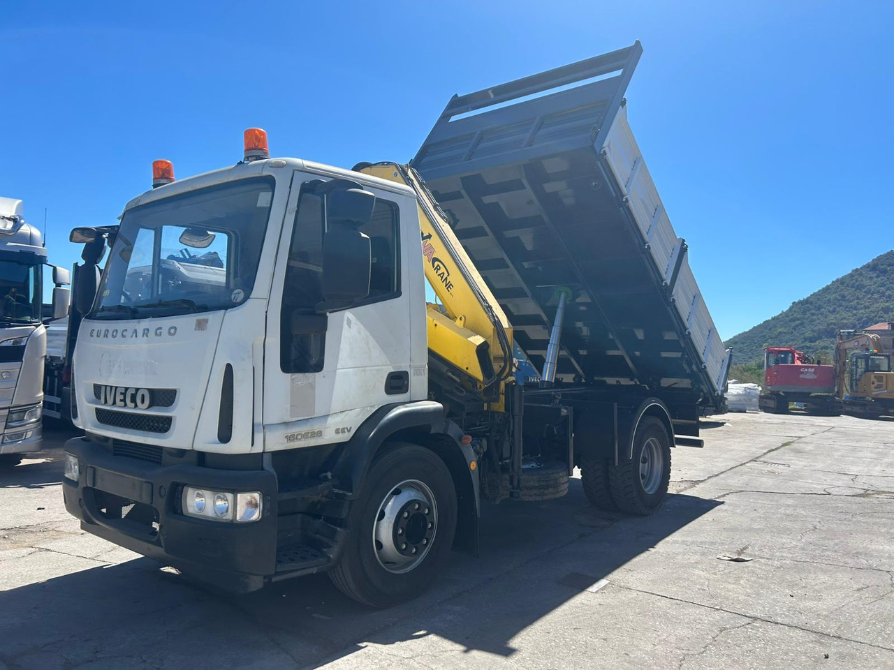 IVECO EUROCARGO 160E28 - Autokran: das Bild 1 IVECO EUROCARGO 160E28 - Autokran: das Bild 1