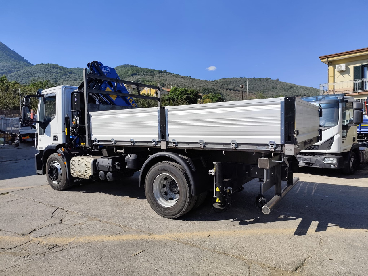 IVECO EUROCARGO 180-320 - Autokran: das Bild 4 IVECO EUROCARGO 180-320 - Autokran: das Bild 4