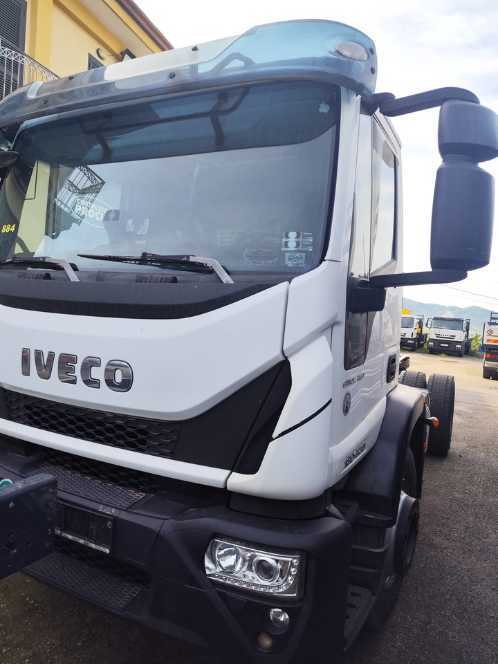 IVECO EUROCARGO 180-320 - Fahrgestell LKW: das Bild 2 IVECO EUROCARGO 180-320 - Fahrgestell LKW: das Bild 2