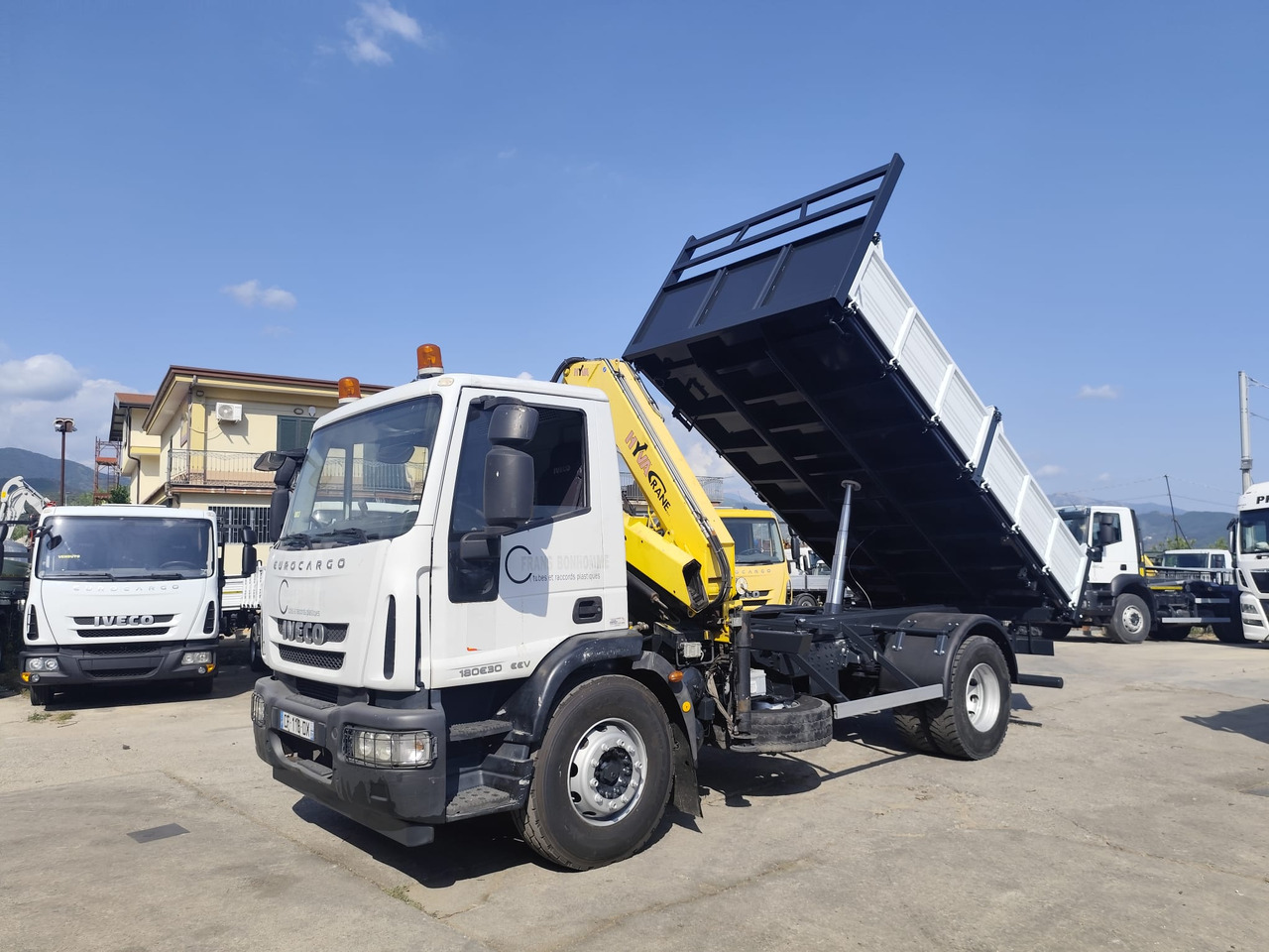 IVECO EUROCARGO 180E30 - Kipper, Autokran: das Bild 2 IVECO EUROCARGO 180E30 - Kipper, Autokran: das Bild 2