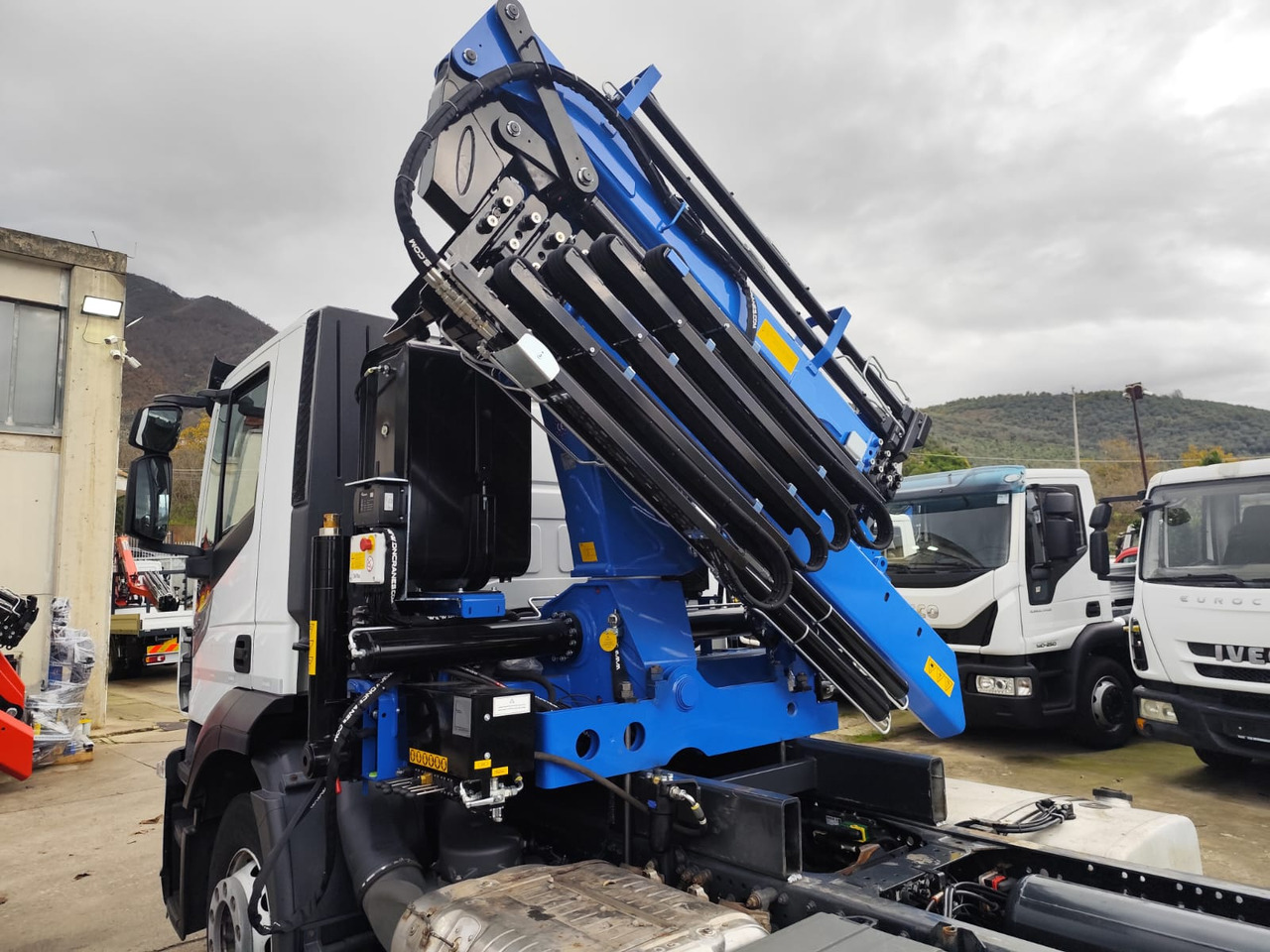 IVECO STRALIS AD 260S31 Y/P - Kipper, Autokran: das Bild 4 IVECO STRALIS AD 260S31 Y/P - Kipper, Autokran: das Bild 4