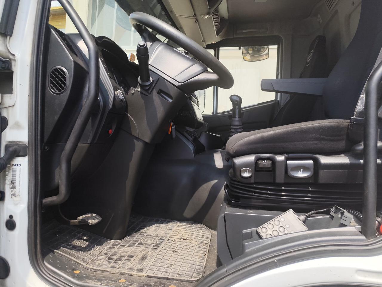 Fahrgestell LKW IVECO STRALIS AD 260S31 Y/P: das Bild 8