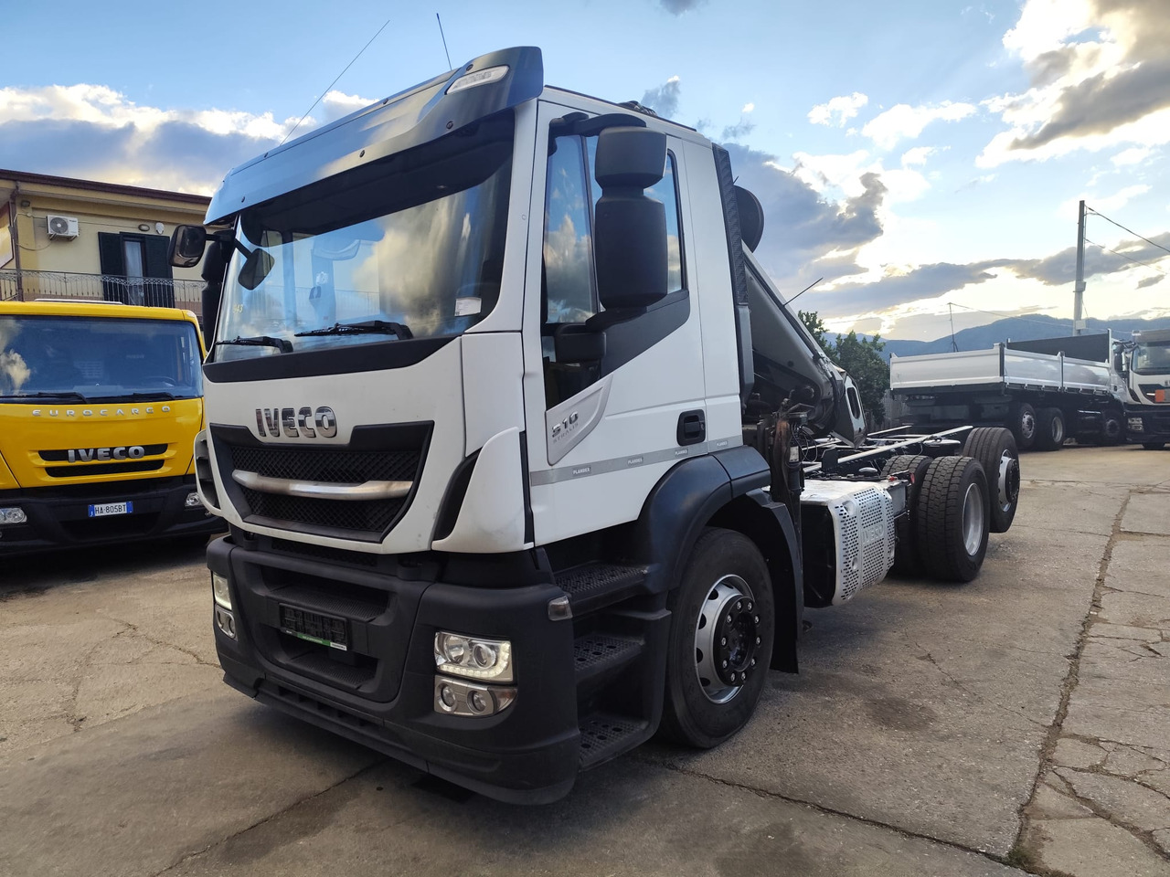 IVECO STRALIS AD 260S31 Y/P - Kipper, Autokran: das Bild 1 IVECO STRALIS AD 260S31 Y/P - Kipper, Autokran: das Bild 1