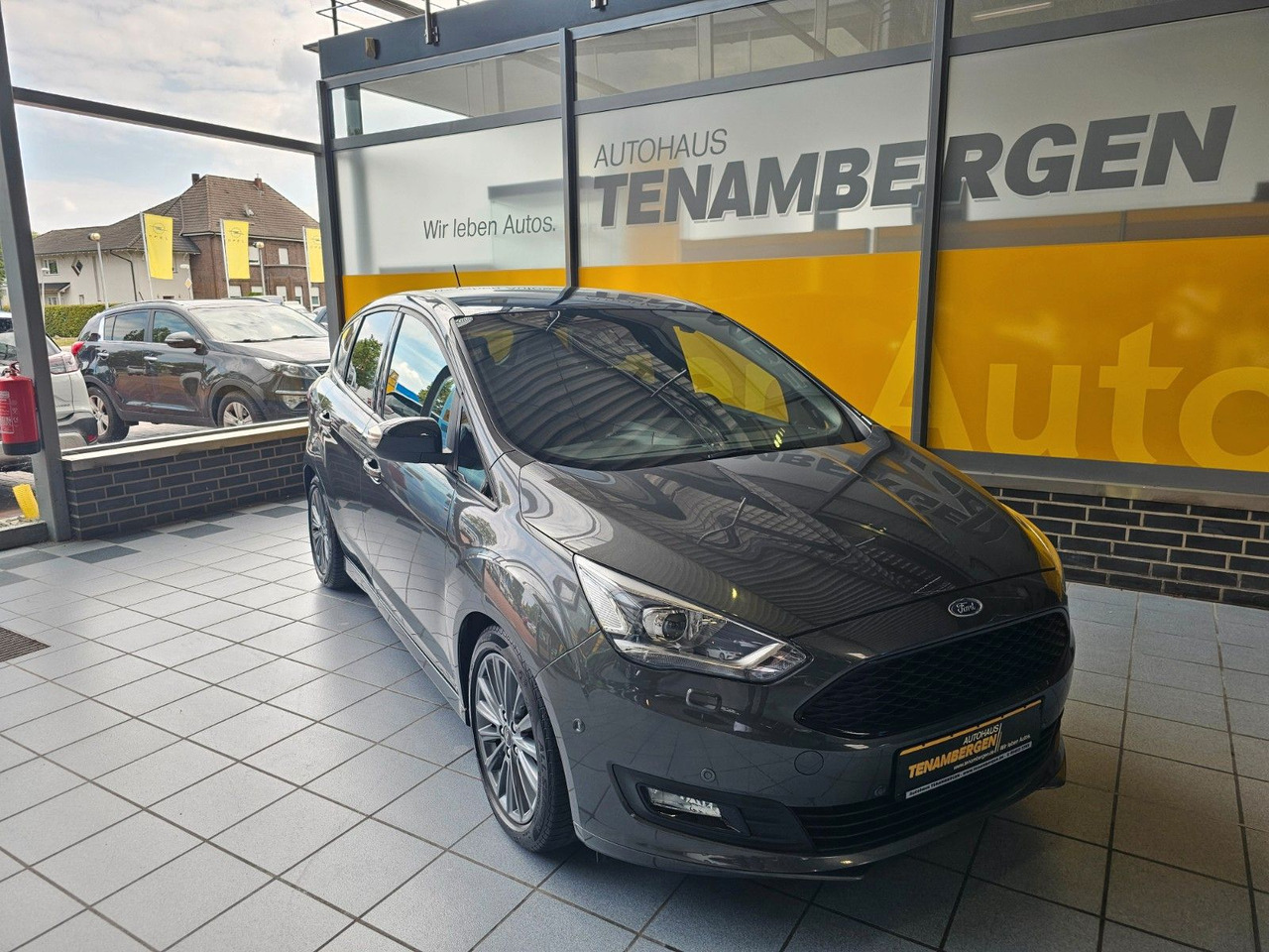 Ford C-MAX 1.5 Sport Automatik Bi-Xenon Navi Standhzg - Personentransporter: das Bild 2 Ford C-MAX 1.5 Sport Automatik Bi-Xenon Navi Standhzg - Personentransporter: das Bild 2