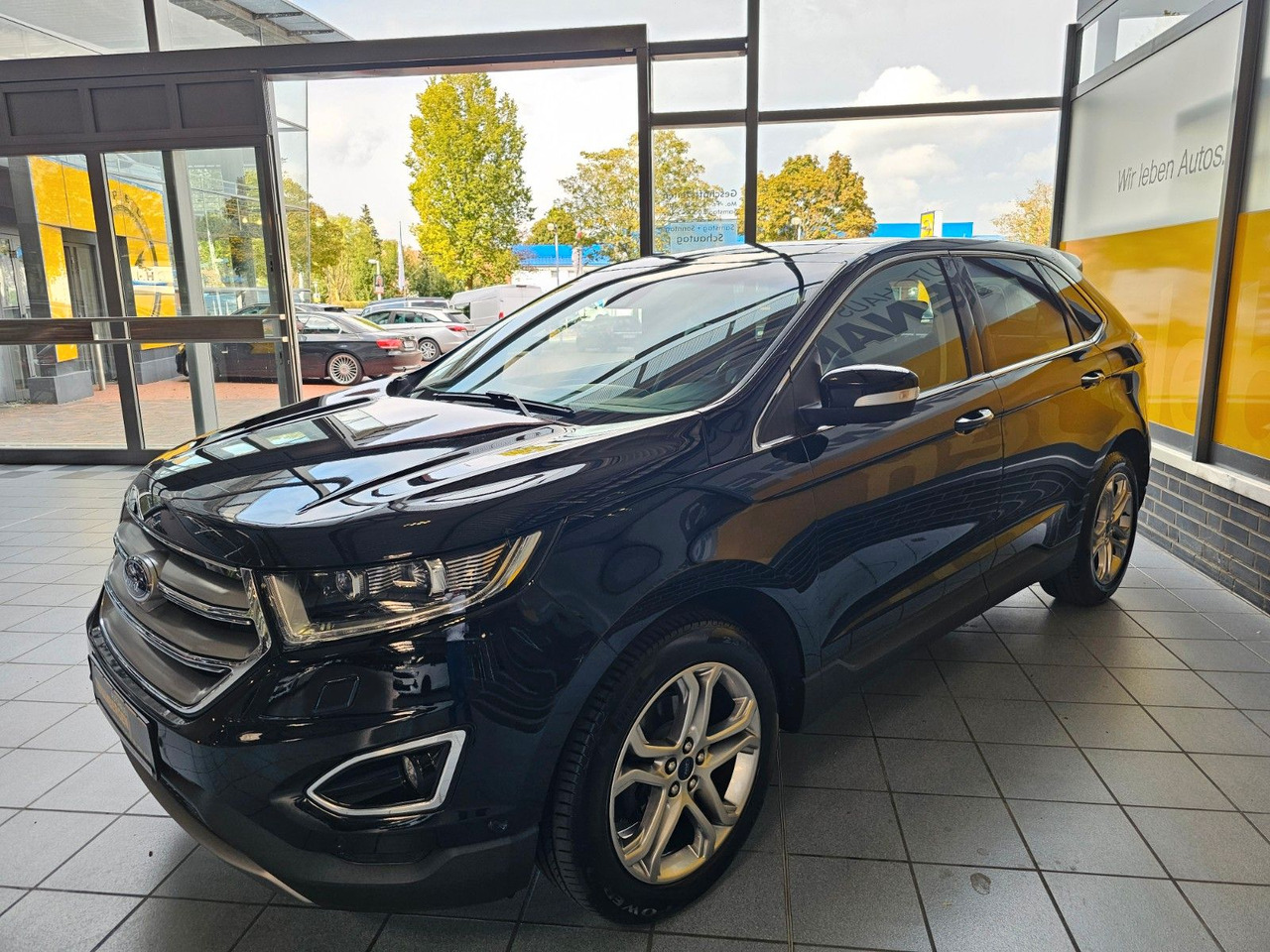 Ford Edge Titanium 4x4 AHK ACC SchiebeDach Navi LED - SUV/ Geländewagen: das Bild 3 Ford Edge Titanium 4x4 AHK ACC SchiebeDach Navi LED - SUV/ Geländewagen: das Bild 3