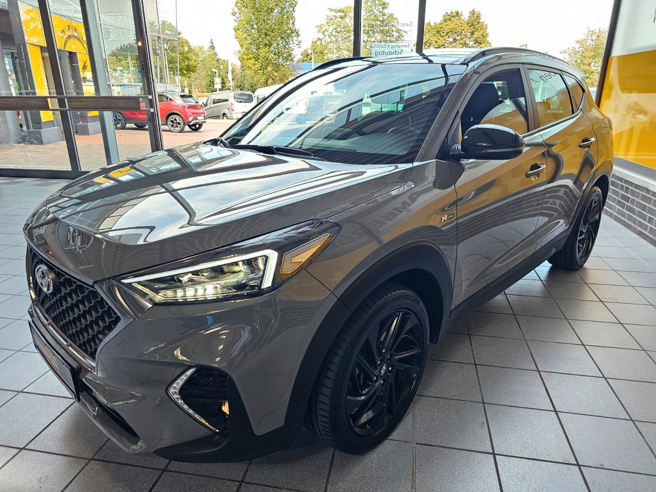 Hyundai TUCSON 2.0 Automatik N-Line 4WD Pano ACC - SUV/ Geländewagen: das Bild 2 Hyundai TUCSON 2.0 Automatik N-Line 4WD Pano ACC - SUV/ Geländewagen: das Bild 2