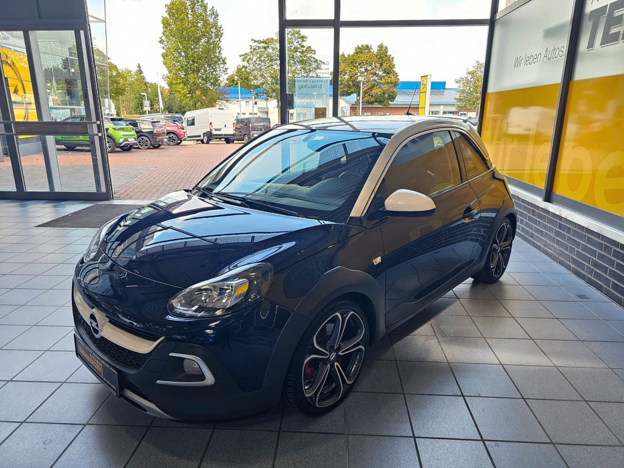Opel Adam Rocks S Recaro Leder Infinity 18" - PKW: das Bild 2 Opel Adam Rocks S Recaro Leder Infinity 18" - PKW: das Bild 2