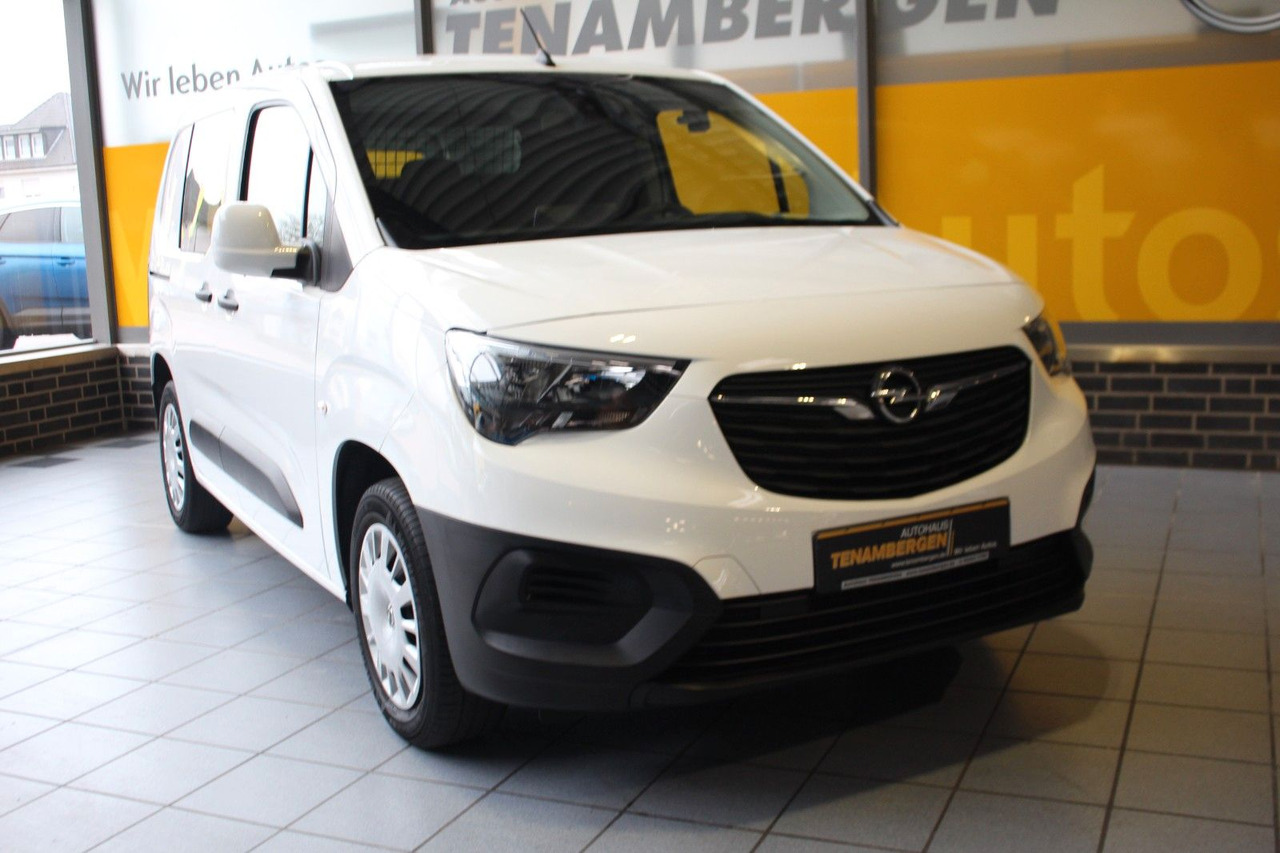 Opel Combo E Cargo 3.Sitze Klima Bluetooth Durchlade - Kleintransporter: das Bild 2 Opel Combo E Cargo 3.Sitze Klima Bluetooth Durchlade - Kleintransporter: das Bild 2