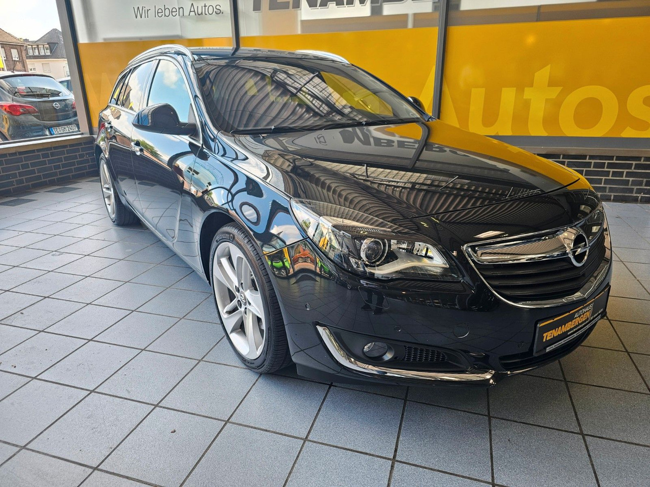 Opel Insignia A Business Innovation AHK ACC Leder Nav - Kombi: das Bild 2 Opel Insignia A Business Innovation AHK ACC Leder Nav - Kombi: das Bild 2