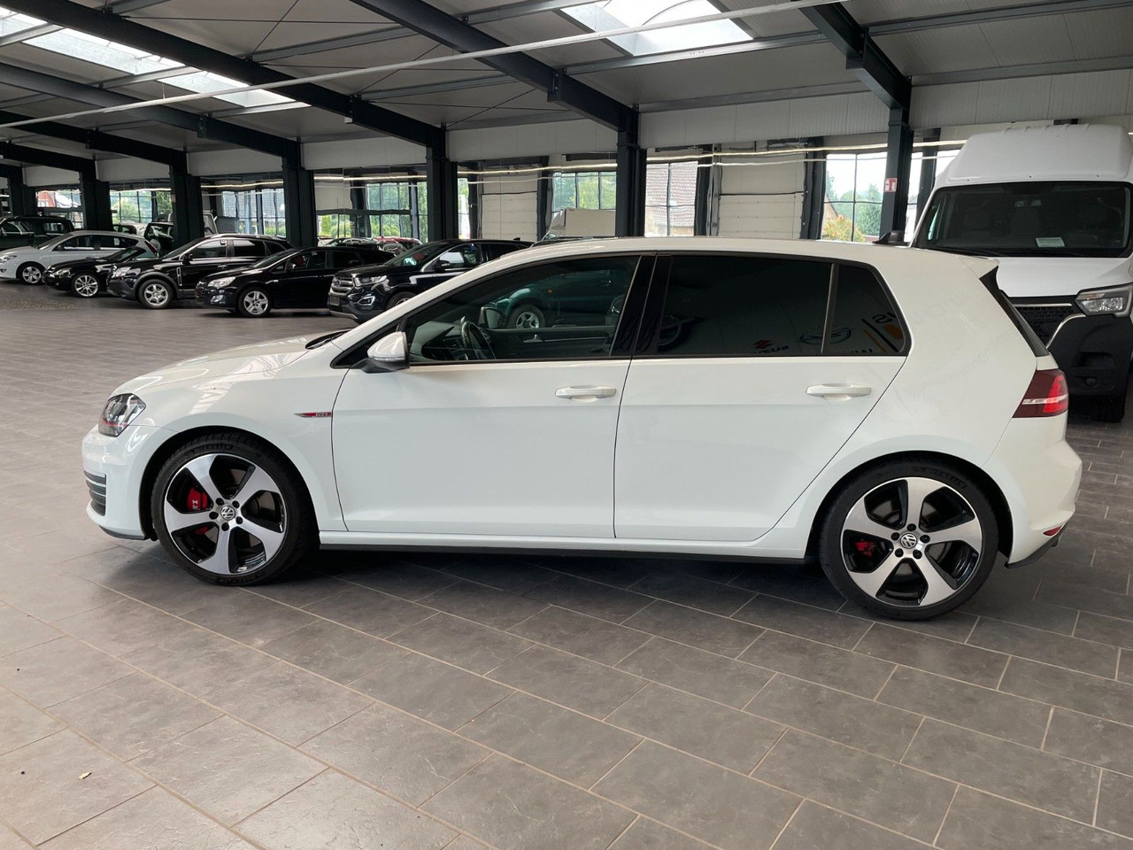 Volkswagen Golf VII GTI Performance BMT /Alu -Winterreifen - Limousine: das Bild 5 Volkswagen Golf VII GTI Performance BMT /Alu -Winterreifen - Limousine: das Bild 5