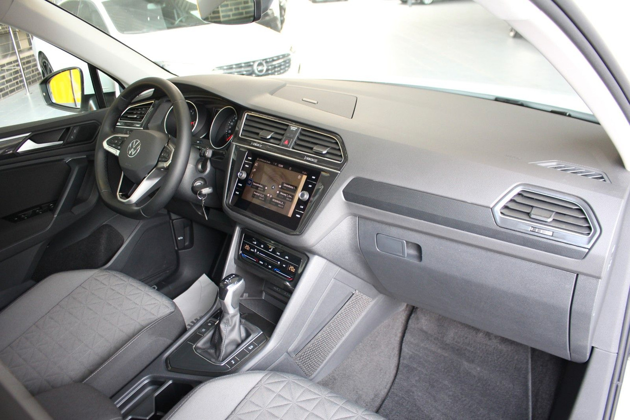 SUV/ Geländewagen Volkswagen Tiguan Life DSG LED Kamera Navi AHK ACC: das Bild 8