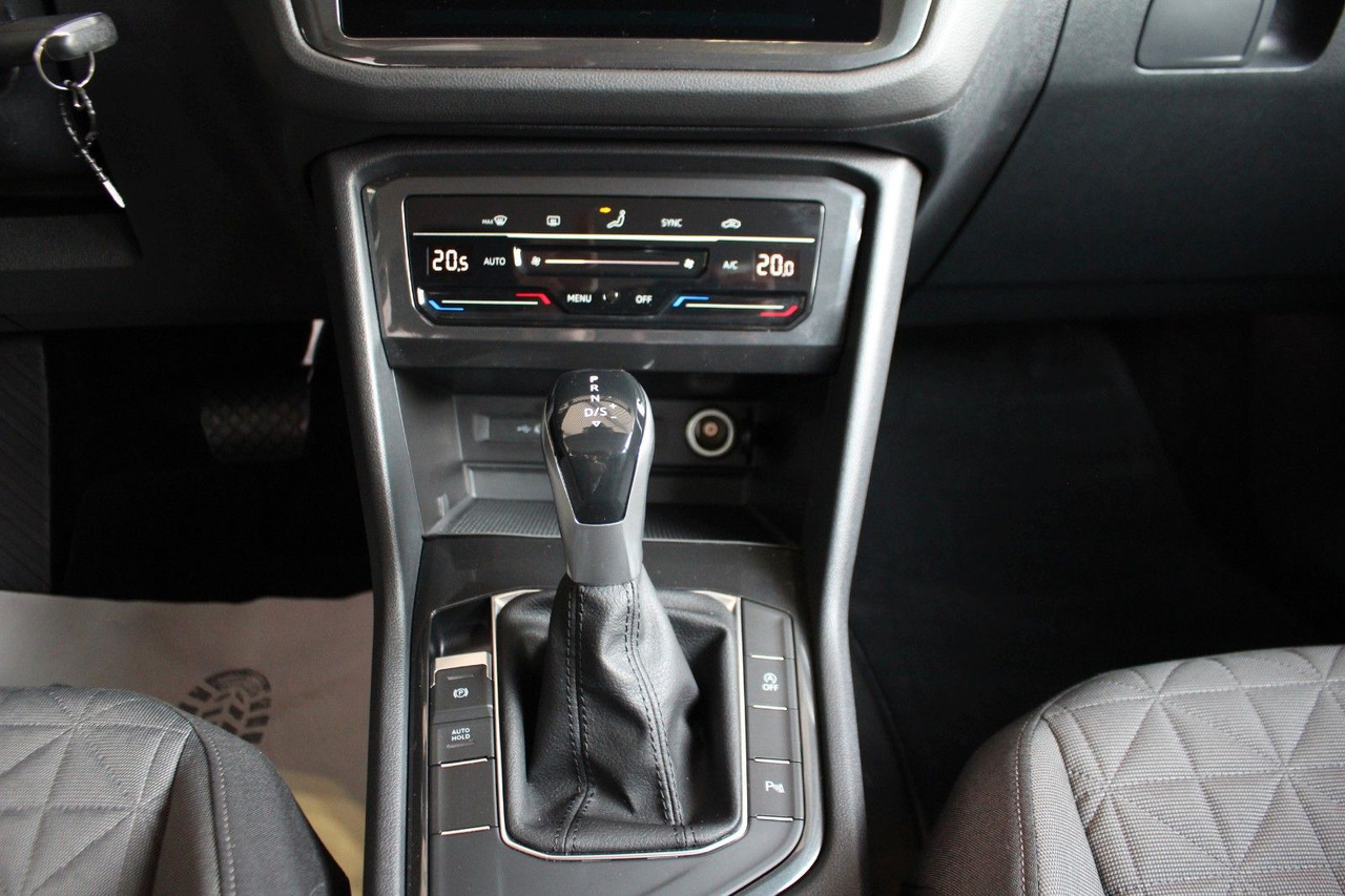 SUV/ Geländewagen Volkswagen Tiguan Life DSG LED Kamera Navi AHK ACC: das Bild 17