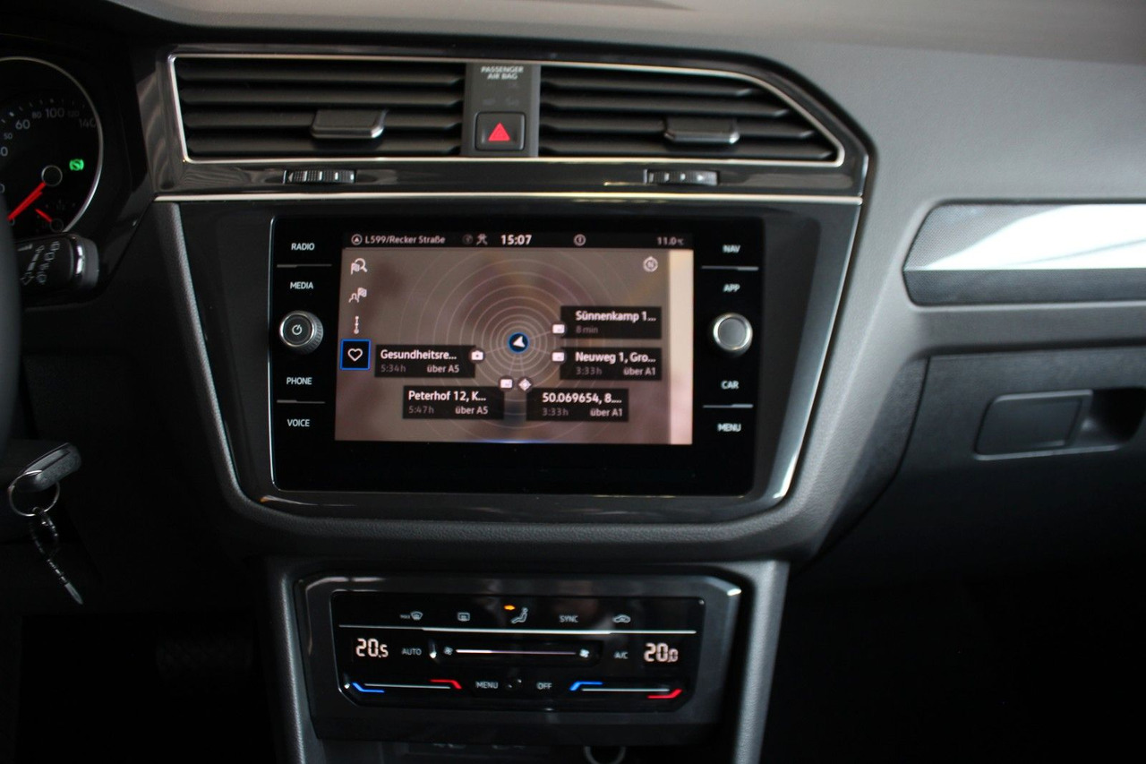 SUV/ Geländewagen Volkswagen Tiguan Life DSG LED Kamera Navi AHK ACC: das Bild 16
