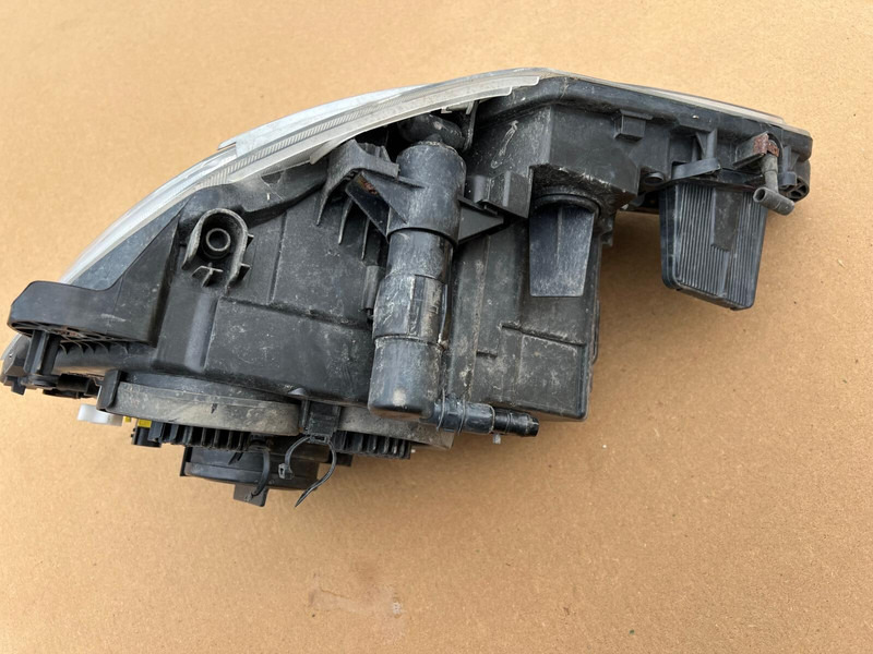 DAF XF106 - Hauptscheinwerfer: das Bild 3 DAF XF106 - Hauptscheinwerfer: das Bild 3