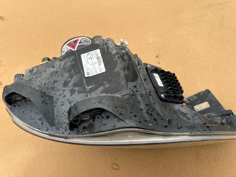 DAF XF106 - Hauptscheinwerfer: das Bild 2 DAF XF106 - Hauptscheinwerfer: das Bild 2