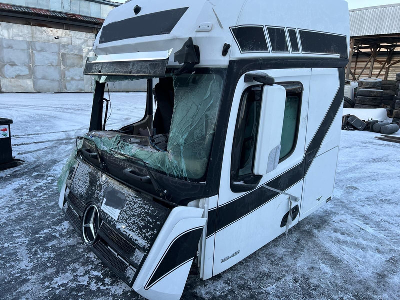 Mercedes-Benz Actros MP4 - Fahrerhaus und Interieur: das Bild 1 Mercedes-Benz Actros MP4 - Fahrerhaus und Interieur: das Bild 1