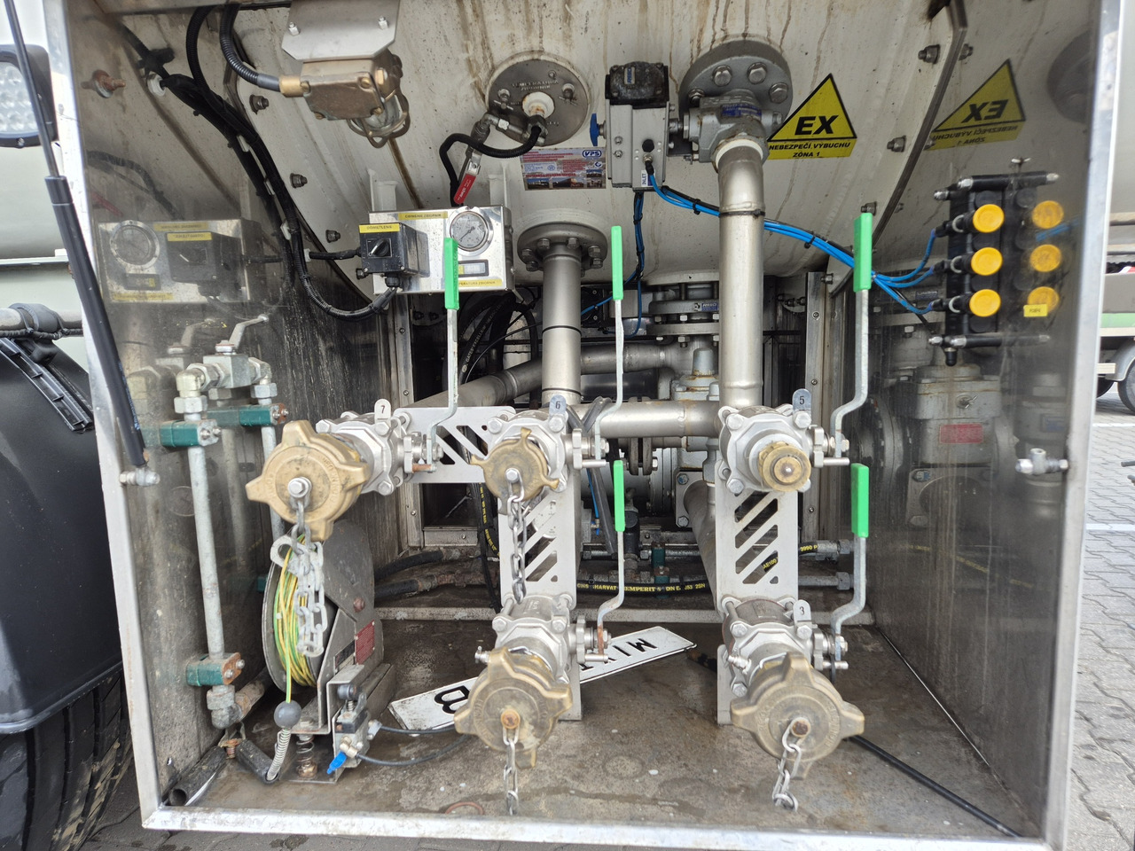 VPS CN50 LPG/ GPL/ PROPANE/ pump 4" - Tankauflieger: das Bild 3 VPS CN50 LPG/ GPL/ PROPANE/ pump 4" - Tankauflieger: das Bild 3