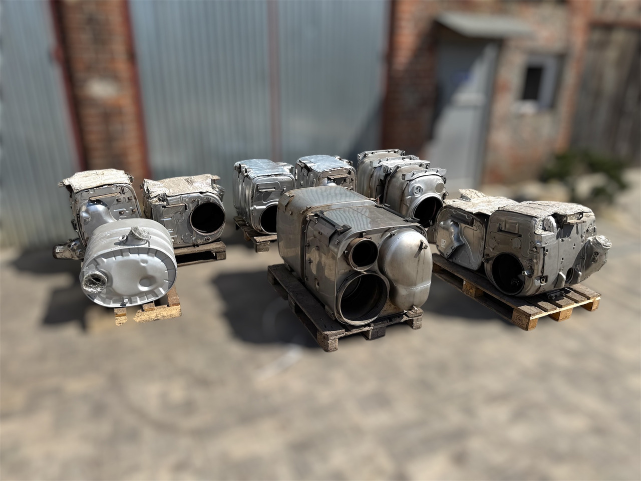 Catalyst exhaust SCR DPF DOC DAF MAN VOLVO SCANIA RENAULT XF 106 XG XG+ TGX TGS FH13 - Fahrzeugkatalysator: das Bild 1 Catalyst exhaust SCR DPF DOC DAF MAN VOLVO SCANIA RENAULT XF 106 XG XG+ TGX TGS FH13 - Fahrzeugkatalysator: das Bild 1