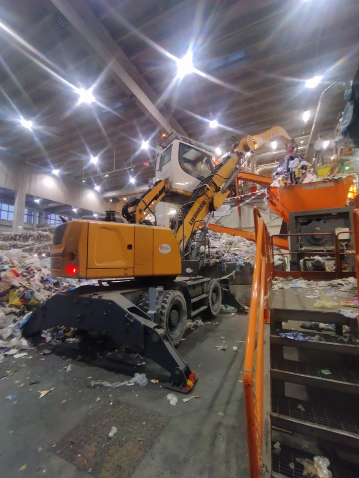 Liebherr LH22 M Litronic - Umschlagbagger: das Bild 5 Liebherr LH22 M Litronic - Umschlagbagger: das Bild 5
