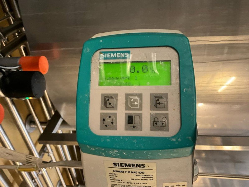 SIMENS Sitrans F M Mag5000 - Lebensmittelmaschine: das Bild 3 SIMENS Sitrans F M Mag5000 - Lebensmittelmaschine: das Bild 3