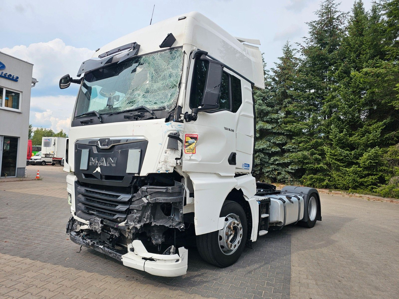 MAN TGX 18.510 XXL INTARDER - Motor , Rahmen 100% OK - Sattelzugmaschine: das Bild 1 MAN TGX 18.510 XXL INTARDER - Motor , Rahmen 100% OK - Sattelzugmaschine: das Bild 1