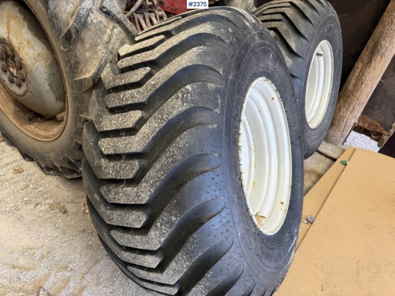 Alliance grass tires 500/60-22.5 - Felgen und Reifen: das Bild 2 Alliance grass tires 500/60-22.5 - Felgen und Reifen: das Bild 2