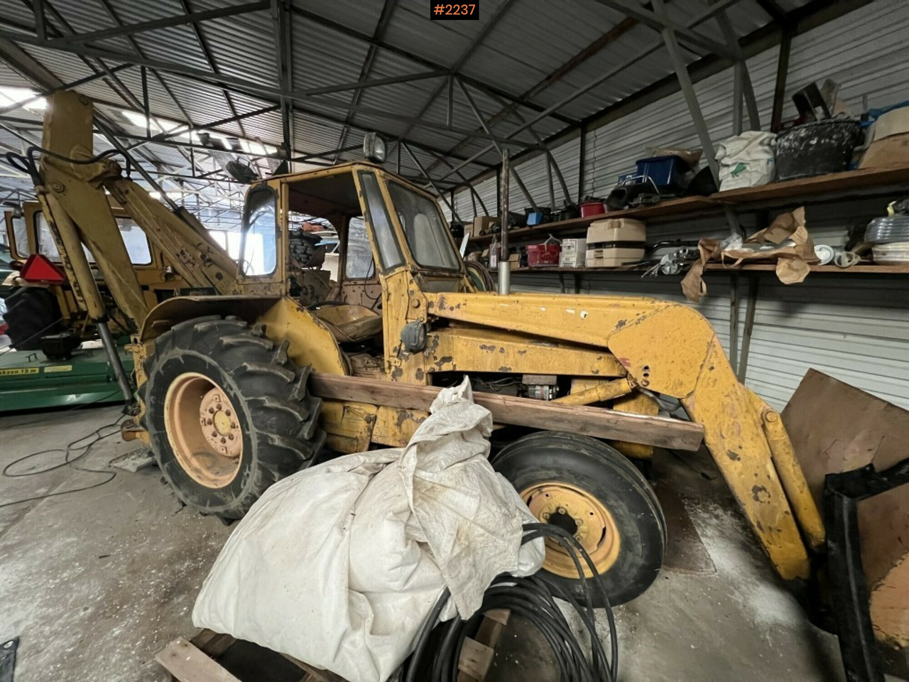 Backhoe loader- MASSEY-FERGUSON 203 - Baggerlader: das Bild 3 Backhoe loader- MASSEY-FERGUSON 203 - Baggerlader: das Bild 3