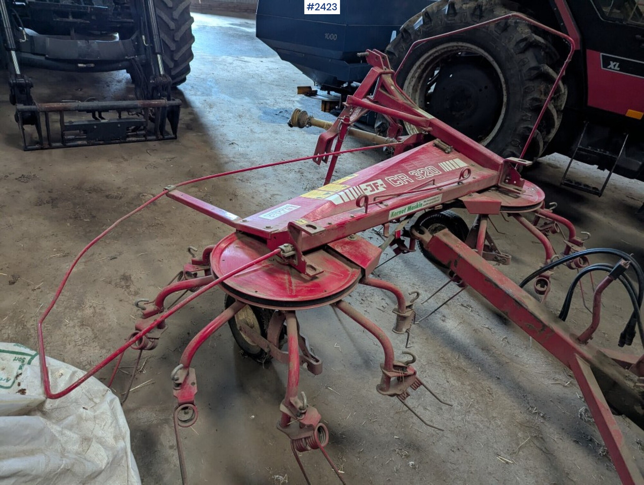 Tedder JF CR 320 - Grünlandtechnik: das Bild 3 Tedder JF CR 320 - Grünlandtechnik: das Bild 3