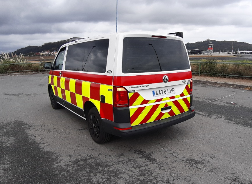 VOLKSWAGEN AG TRANSPORTER KOMBI - Feuerwehrfahrzeug: das Bild 3 VOLKSWAGEN AG TRANSPORTER KOMBI - Feuerwehrfahrzeug: das Bild 3