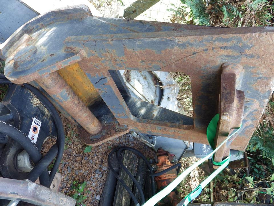 Greifer Kinshofer C18 60 mit Lehnhoff MS10 - Zweischalengreifer für Baumaschine: das Bild 5 Greifer Kinshofer C18 60 mit Lehnhoff MS10 - Zweischalengreifer für Baumaschine: das Bild 5