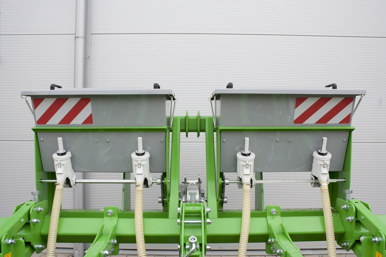 BOMET DISTRIBUTEUR ENGRAIS MINERAUX POUR BINEUSE 2 RANGS NEMBUS - Düngetechnik: das Bild 1 BOMET DISTRIBUTEUR ENGRAIS MINERAUX POUR BINEUSE 2 RANGS NEMBUS - Düngetechnik: das Bild 1