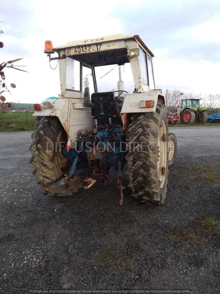 FORD TRACTEUR AGRICOLE 5000 SUPER MAJOR - Traktor: das Bild 4 FORD TRACTEUR AGRICOLE 5000 SUPER MAJOR - Traktor: das Bild 4