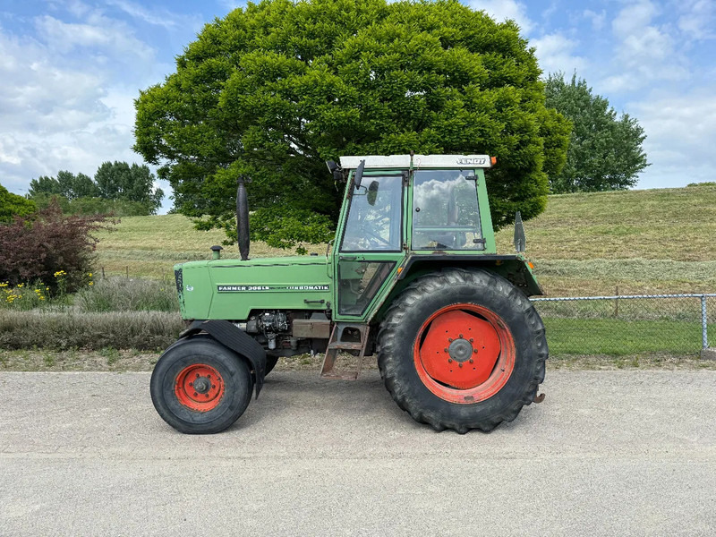 Fendt FARMER 306 LS 4X2 - Traktor: das Bild 2 Fendt FARMER 306 LS 4X2 - Traktor: das Bild 2