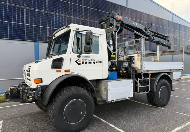 Pritsche LKW, Autokran Mercedes-BenzUnimog U5000 + Hiab 099 E-4: das Bild 1