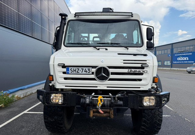 Pritsche LKW, Autokran Mercedes-BenzUnimog U5000 + Hiab 099 E-4: das Bild 9