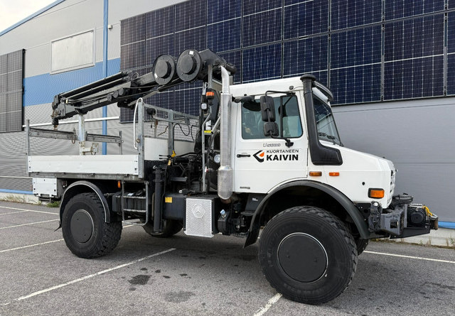 Pritsche LKW, Autokran Mercedes-BenzUnimog U5000 + Hiab 099 E-4: das Bild 7