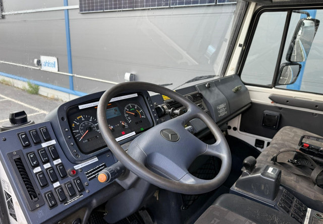 Pritsche LKW, Autokran Mercedes-BenzUnimog U5000 + Hiab 099 E-4: das Bild 14
