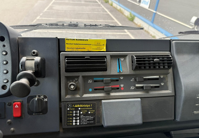 Pritsche LKW, Autokran Mercedes-BenzUnimog U5000 + Hiab 099 E-4: das Bild 16