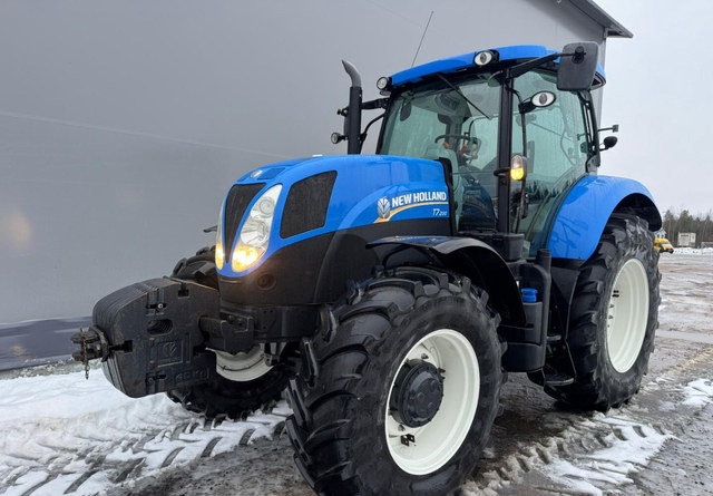 New HollandT7.200 - Traktor: das Bild 1 New HollandT7.200 - Traktor: das Bild 1