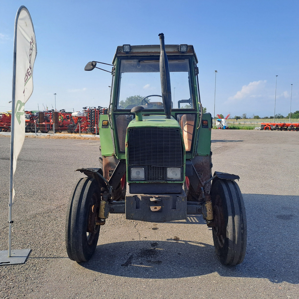 FENDT 303 LS FARMER - Traktor: das Bild 2 FENDT 303 LS FARMER - Traktor: das Bild 2