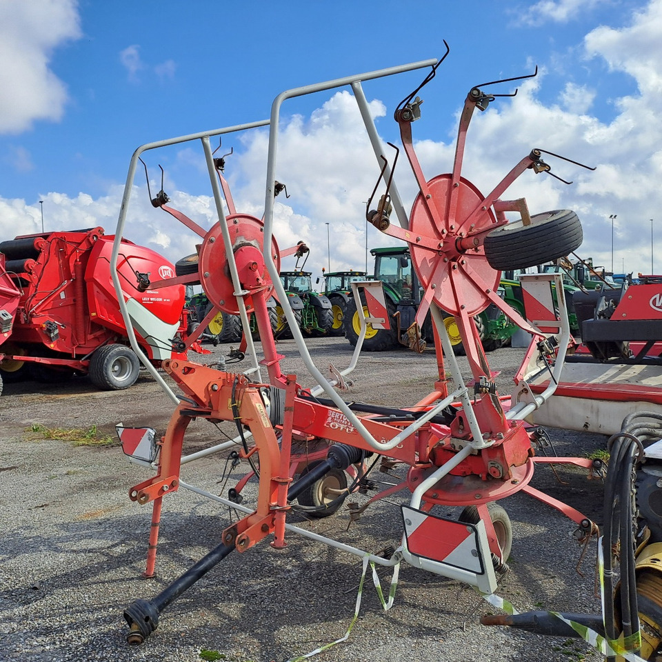 VOLTAFIENO LELY STABILO 600 - Heuwender/ Wenderechen: das Bild 1 VOLTAFIENO LELY STABILO 600 - Heuwender/ Wenderechen: das Bild 1
