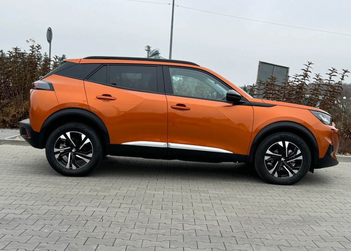 SUV/ Geländewagen Peugeot 2008 Peugeot 1.2 benz 100 km Allure 6tys przebieg fabrycznie nowy: das Bild 19