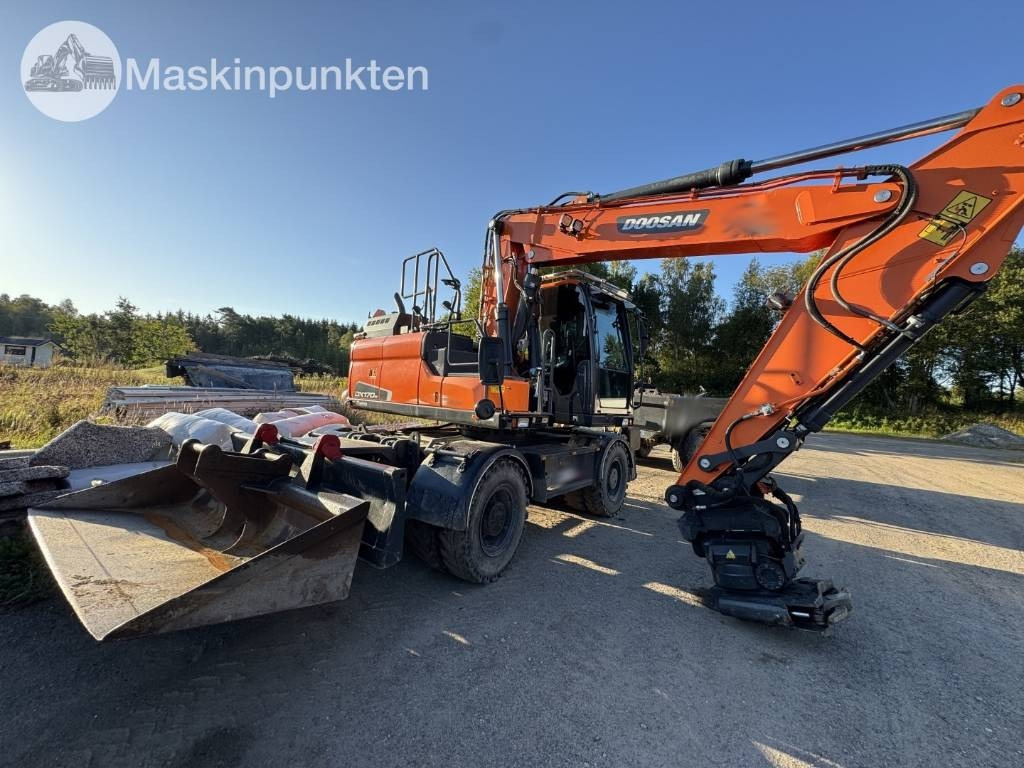 Doosan DX 170 W-5 + Tippvagn + Redskap - Mobilbagger: das Bild 1 Doosan DX 170 W-5 + Tippvagn + Redskap - Mobilbagger: das Bild 1