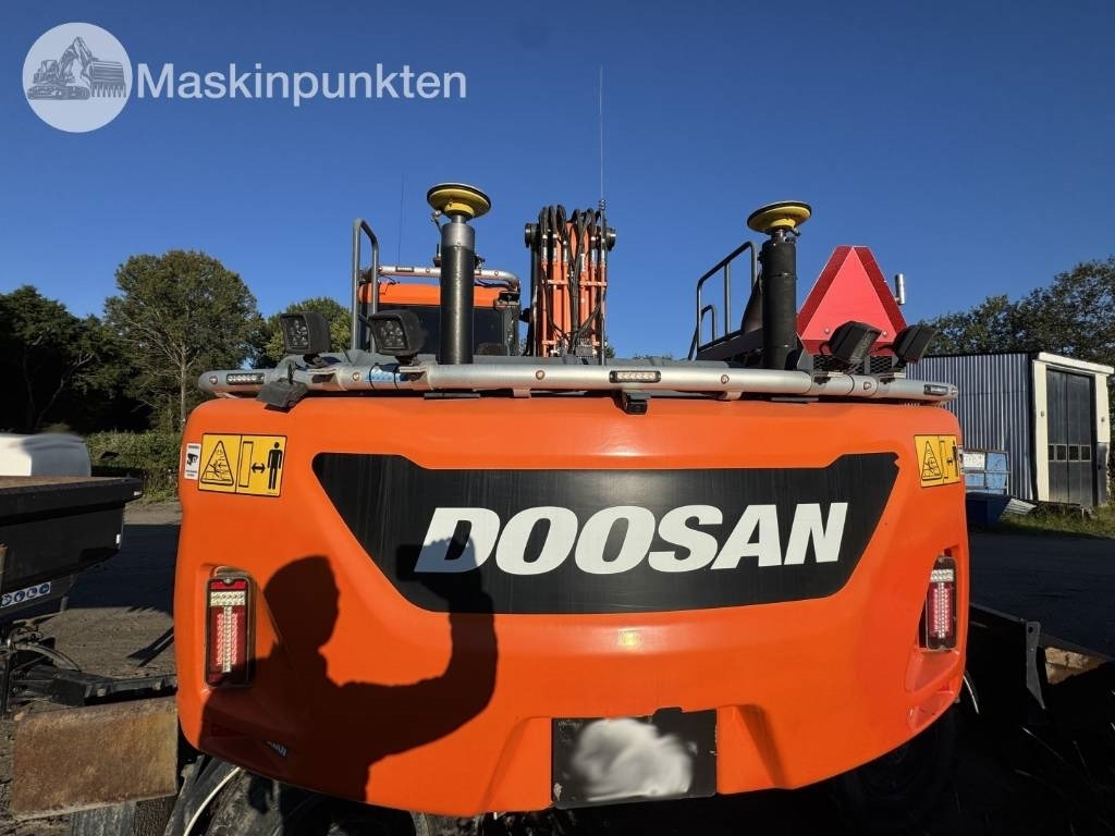 Mobilbagger Doosan DX 170 W-5 + Tippvagn + Redskap: das Bild 27